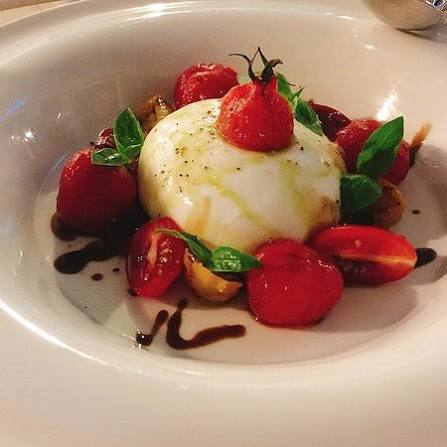 Burrata con Pomodorini e Rucola